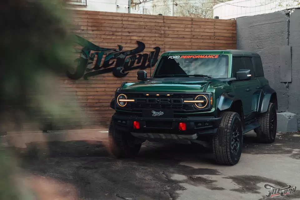 Стапельные работы, кузовной ремонт и покраска с подбором цвета для Ford Bronco Raptor